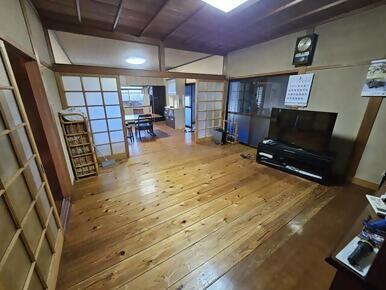 1990s wood house, 7-min walk to station, Kagawa