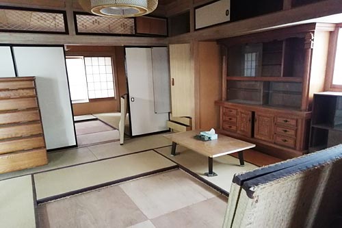1970s house on a large plot in Komoro