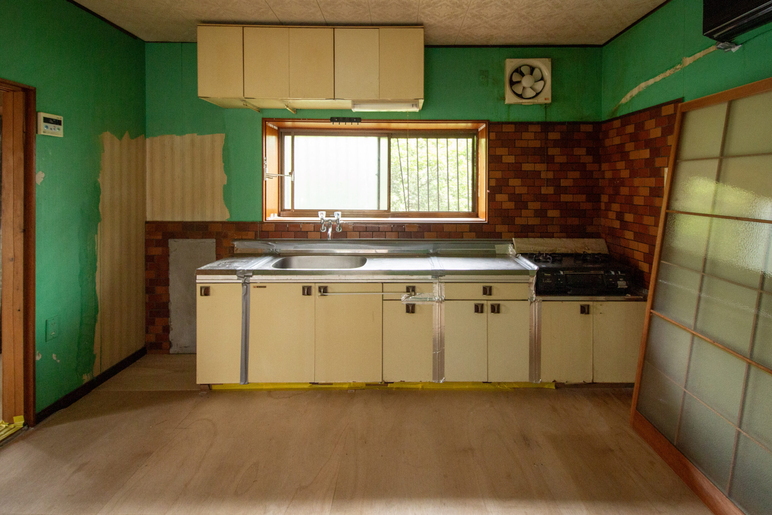 1970s wood house on a large plot in Matsusaka Kahada
