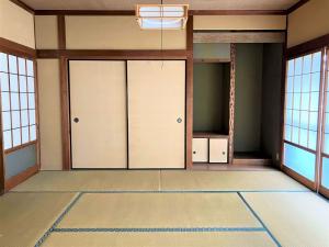 1970s wood house, 8-min walk to station, Shimane