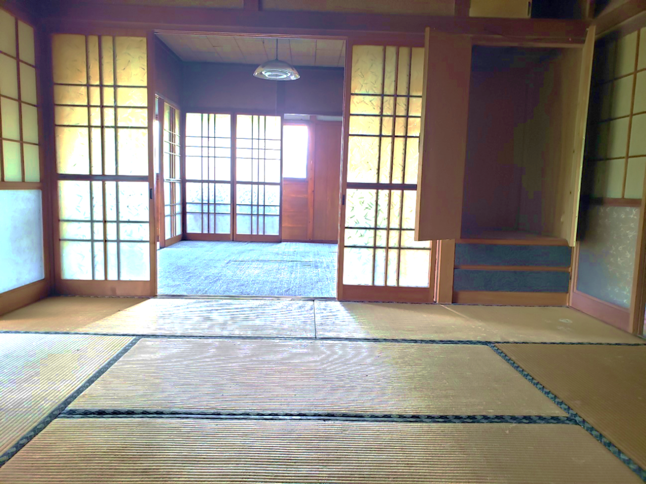 1960s wood house on a large plot in Tochigi
