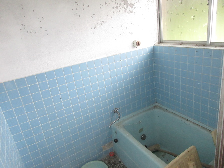 1970s wood house, 12-min walk to station, Iwate