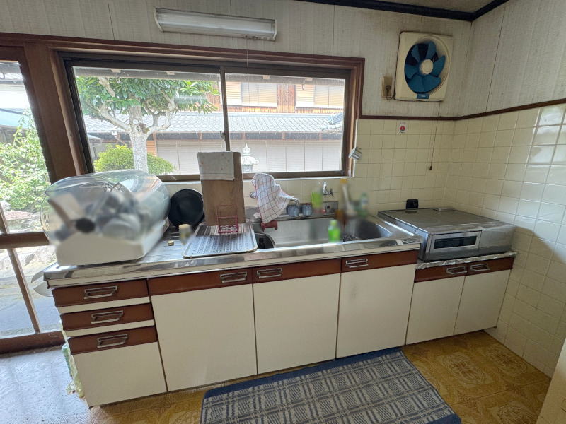 1970s wood house on a large plot in Hyogo