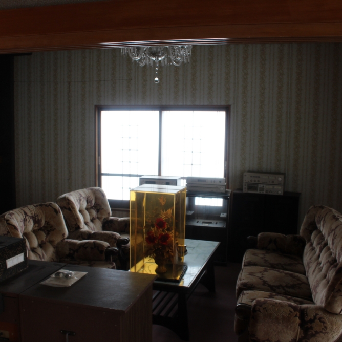 1970s wood house on a large plot in Aomori