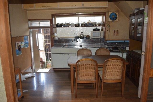1970s wood house in Kochi