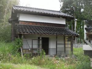 Wood house on a large plot in Niigata