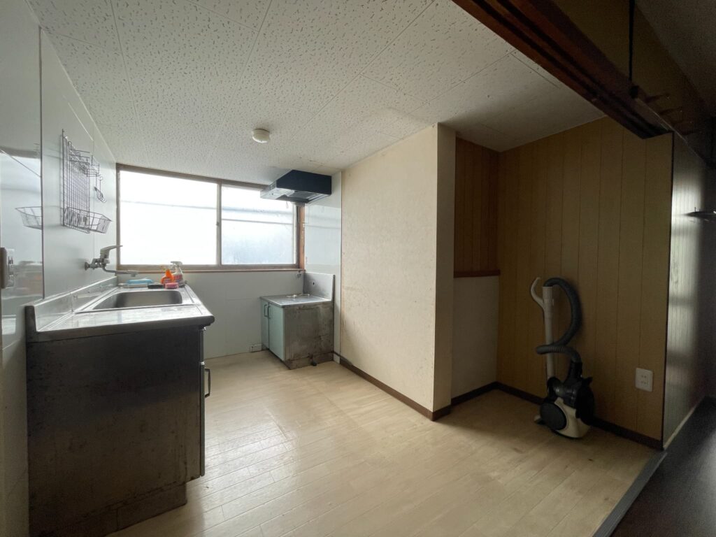 1960s wood house, 10-min walk to station, Mineyama, Kyotango