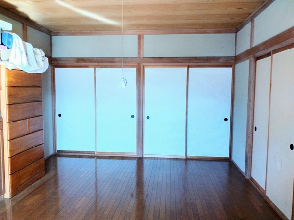 1990s wood house on a large plot in Yamanashi