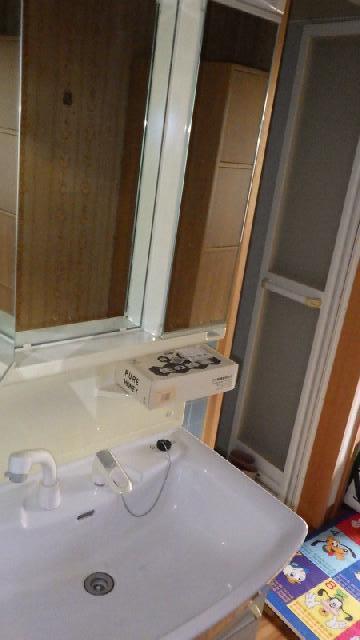 1970s wood house, 19-min walk to station, Nagasaki