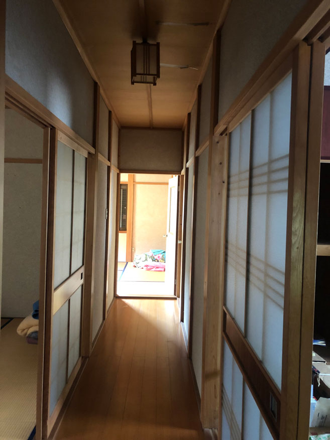 1980s wood house with storehouses in Hiyoshi, Nantan