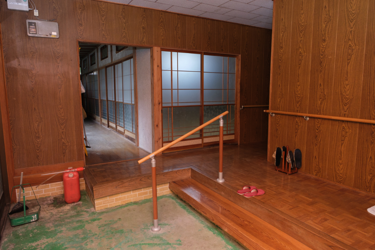 1960s wood house on a large plot in Yamagata
