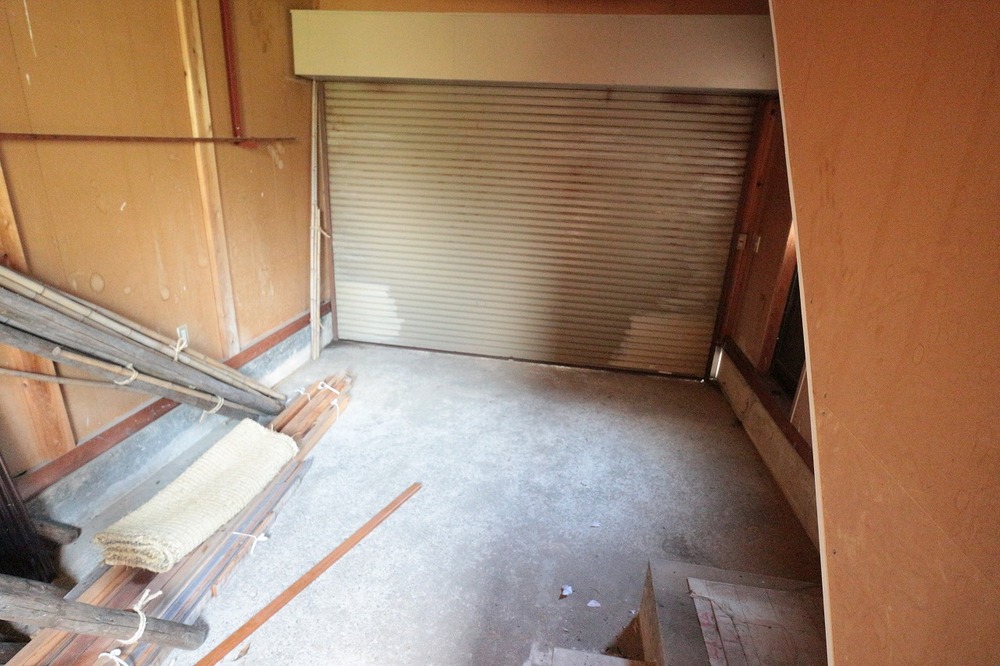 1970s wood house, 13-min walk to station, Toyama