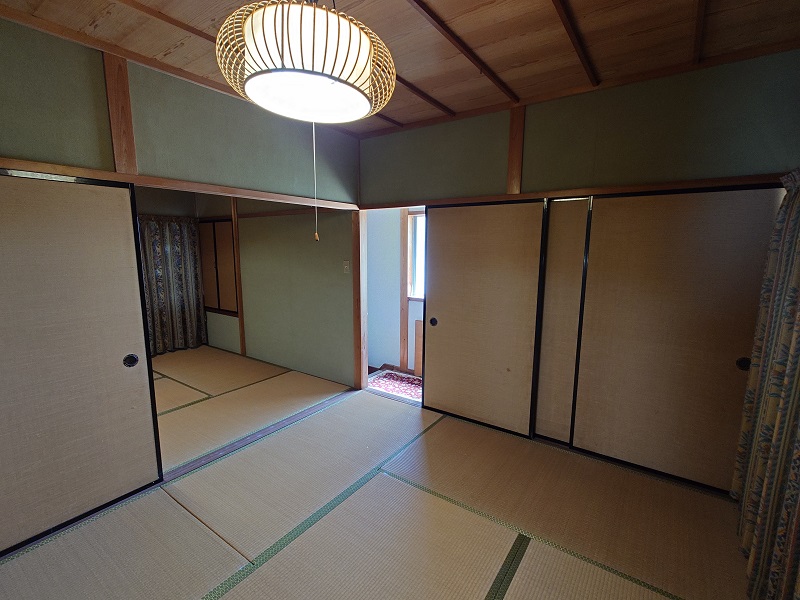 1950s wood house, 7-min walk to station, Tottori