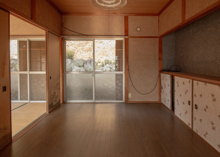 1970s wood house in Matsusaka Kahada