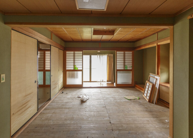 Wood house on a large plot in Matsusaka Kahada