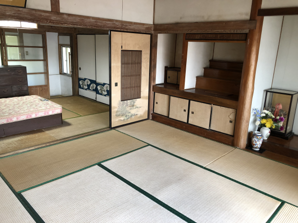 1950s wood house with storehouses in Oita
