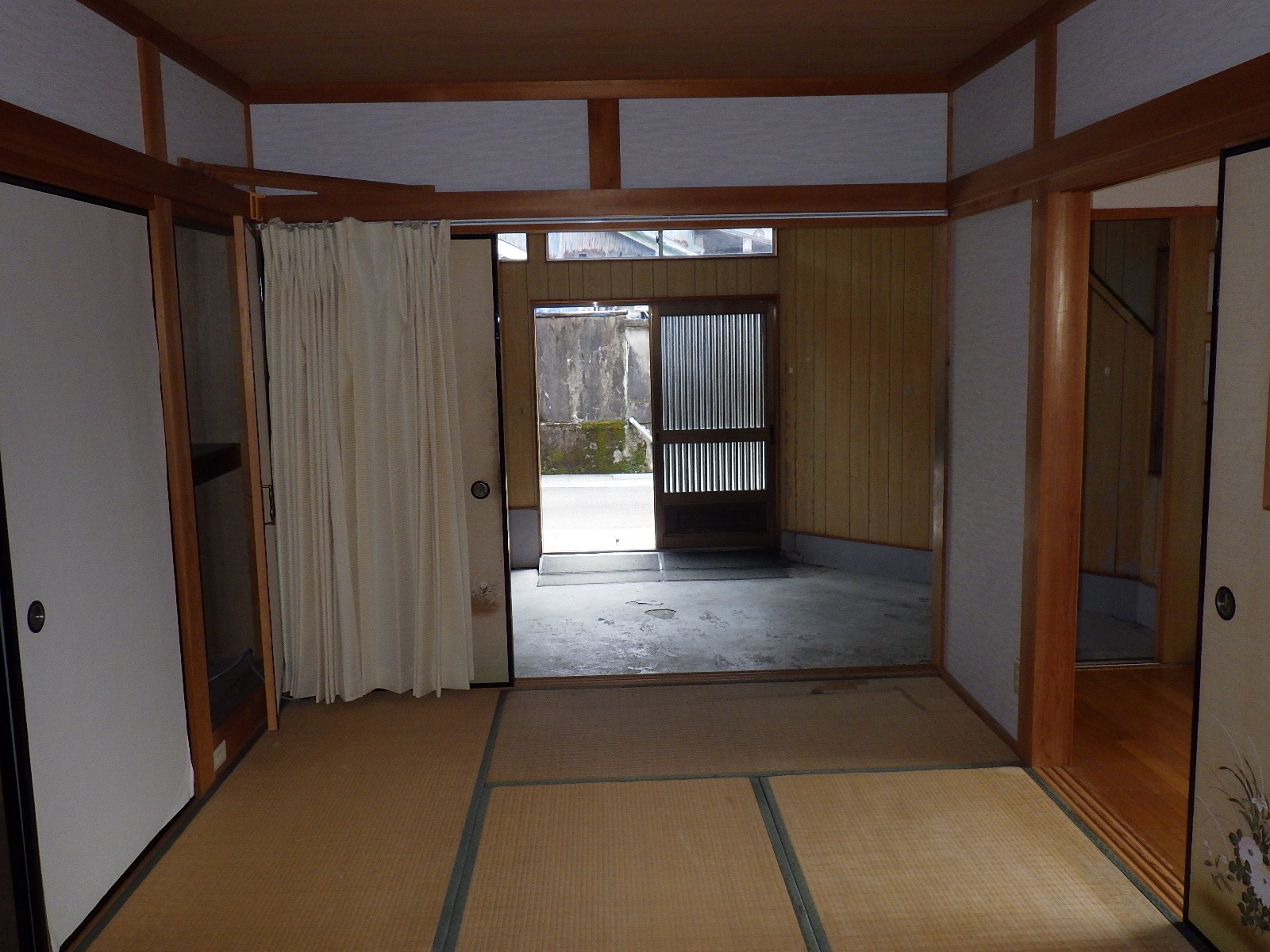 1960s wood house in Kochi