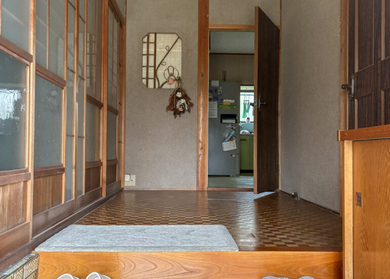 1980s wood house in Matsusaka Kahada