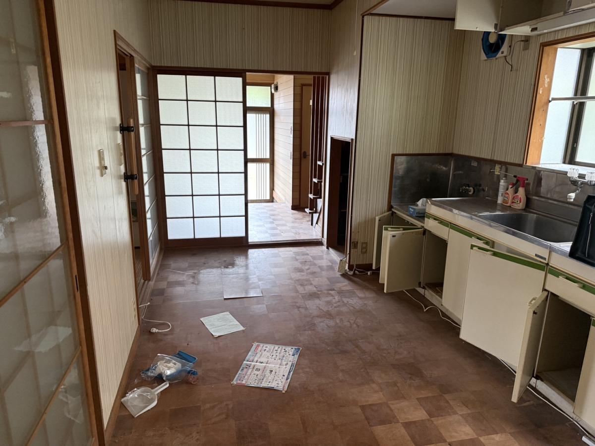 1970s wood house near the coast in Miyazu, Kyoto