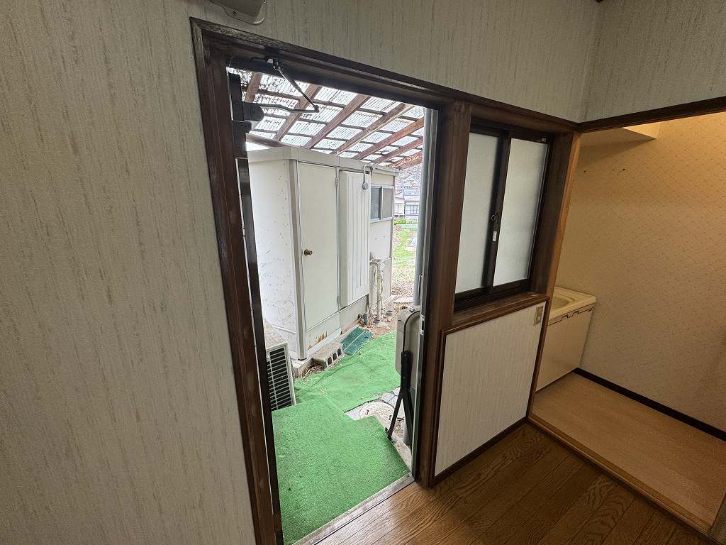 1970s wood house, 11-min walk to station, Nagano