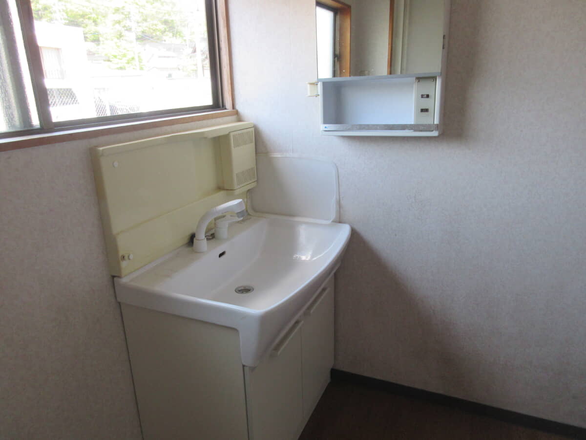 1960s wood house, 11-min walk to station, Hiroshima