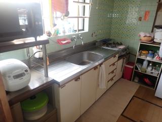 1950s wood house, 16-min walk to station, Oita