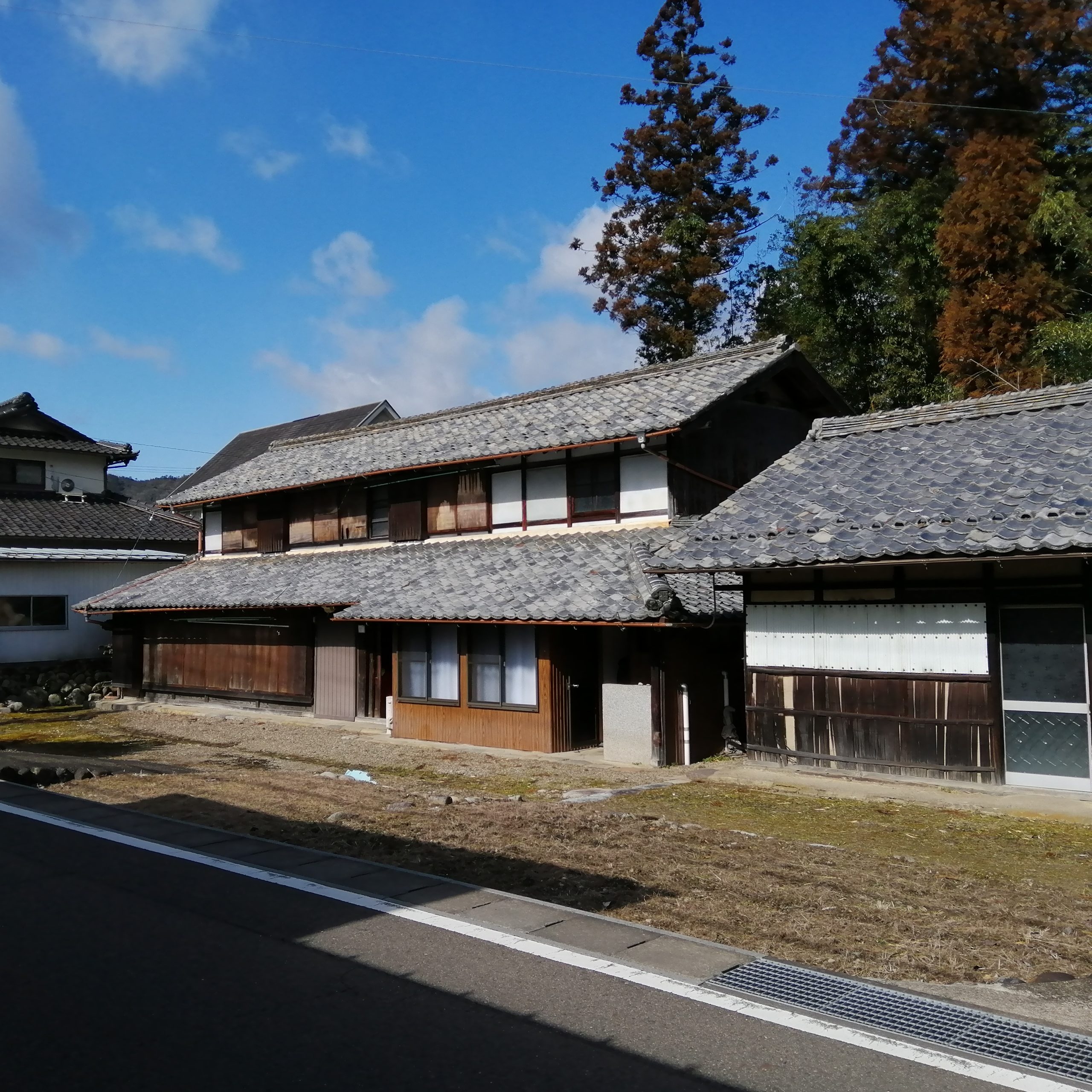 Wood house on a large plot in Gifu