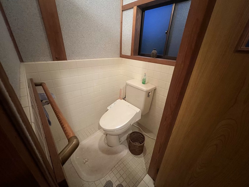1990s wood house, 9-min walk to station, Tottori