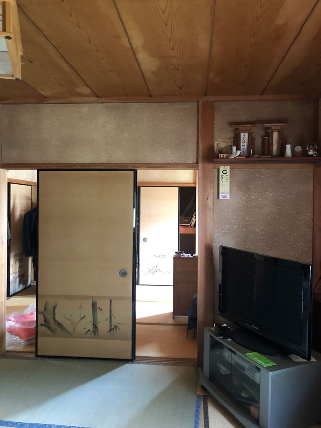 1980s wood house with storehouses in Hiyoshi, Nantan