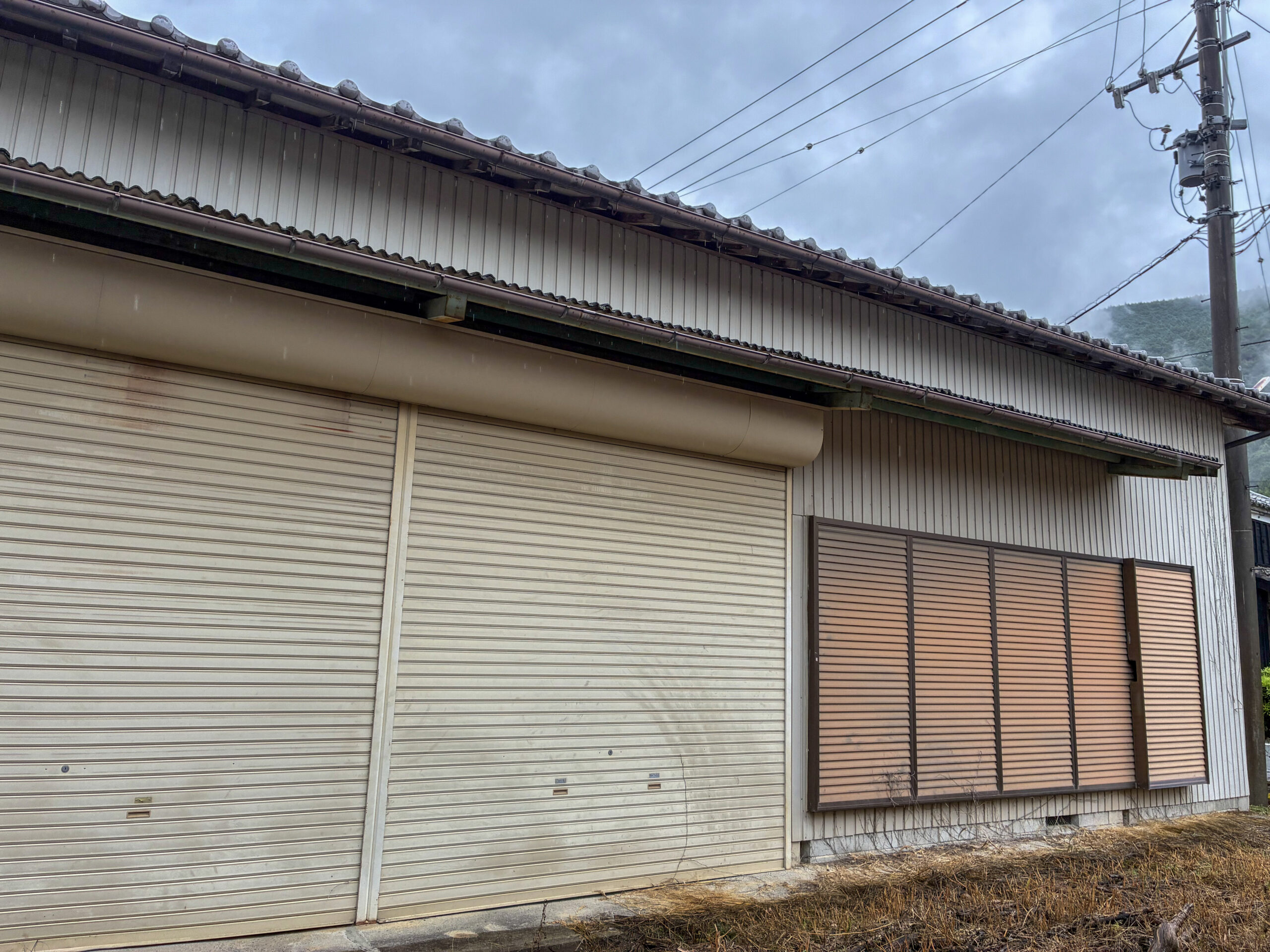 1970s wood house on a large plot in Matsusaka Kahada