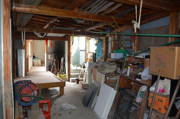 1980s wood house with outbuildings in Hyogo