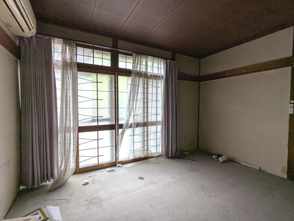 1970s wood house, 5-min walk to station, Aomori