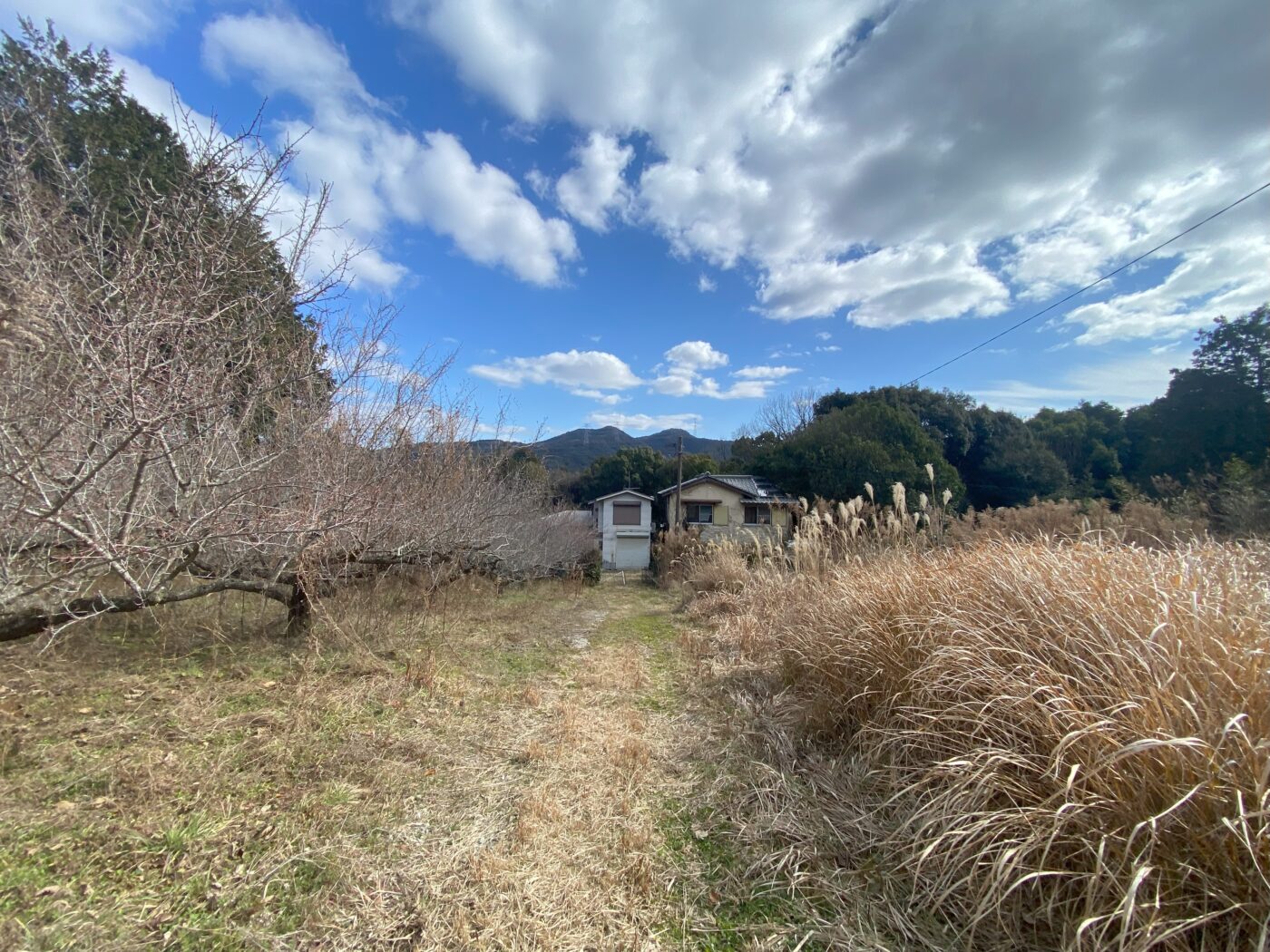 House with outbuildings in Fukuoka