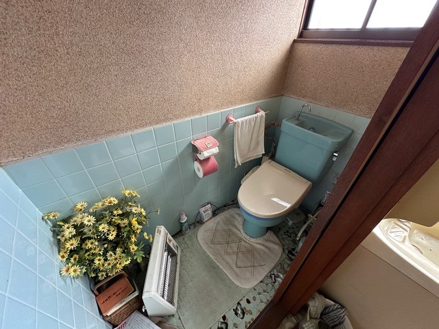 1980s wood house on a large plot in Yamanashi