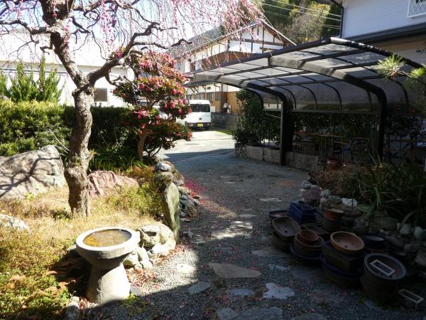 1990s wood house, 20-min walk to station, Ehime