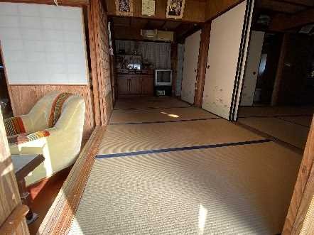1970s wood house near the coast in Kamikawa, Kinko