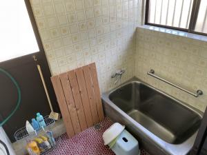 1980s wood house, 3-min walk to station, Kawanishi, Yusui