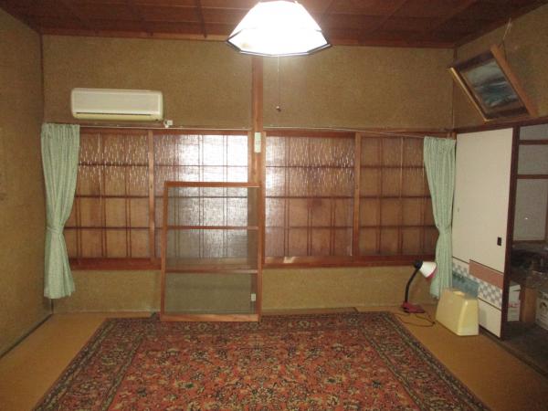 1950s wood house, 17-min walk to station, Okayama