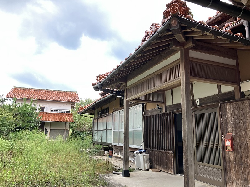 1890s wood house on a large plot in Tottori