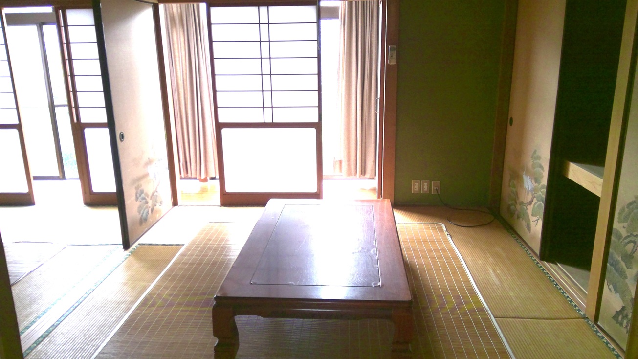 1980s wood house in Uchinoura, Kimotsuki