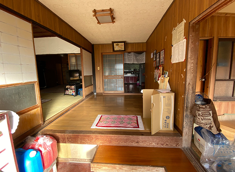 Wood house on a large plot in Shimane