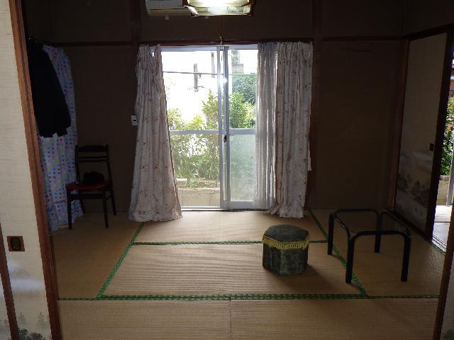 1970s wood house, 12-min walk to station, Nagasaki