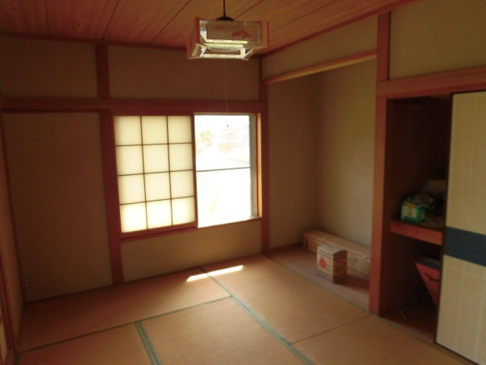 Excellent sunlight! A detached house on elevated ground.
