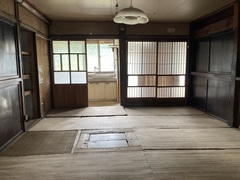 1860s wood house on a large plot in Nagano