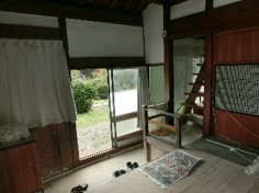 1920s wood house on a large plot in Niigata