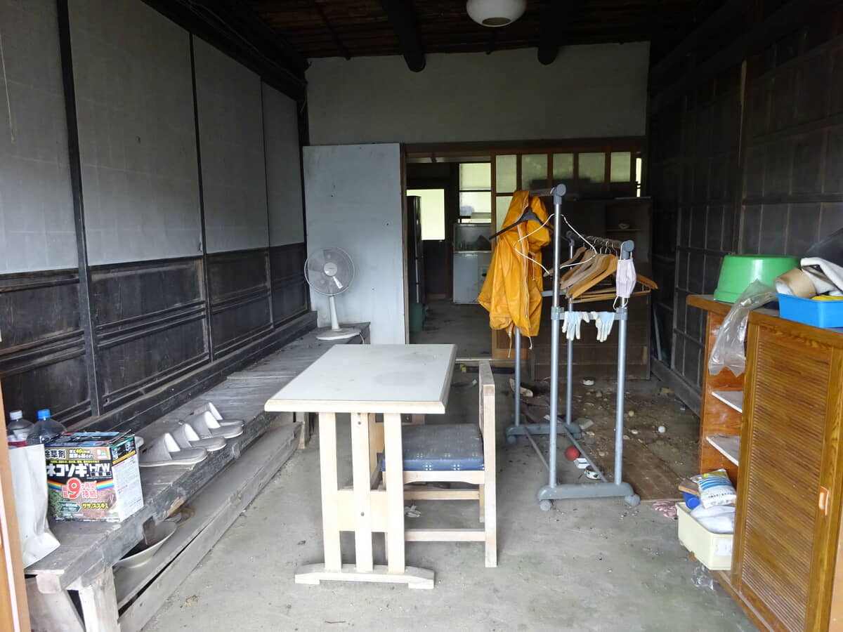Wood house on a large plot in Hiroshima