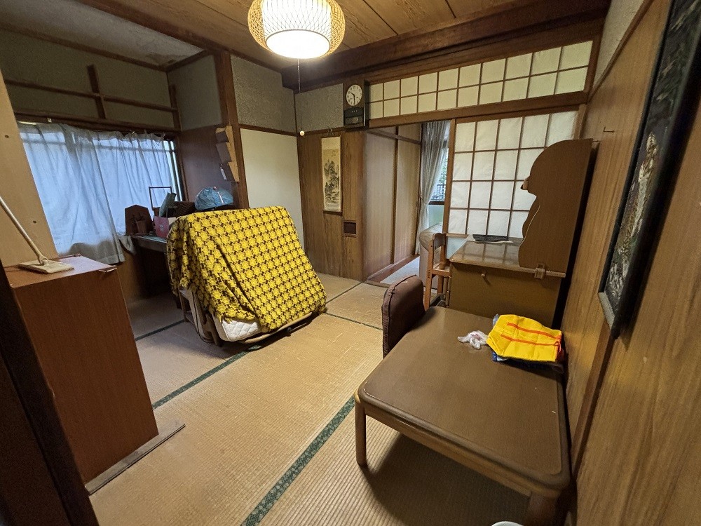 1970s wood house near the coast in Togata, Ibusuki
