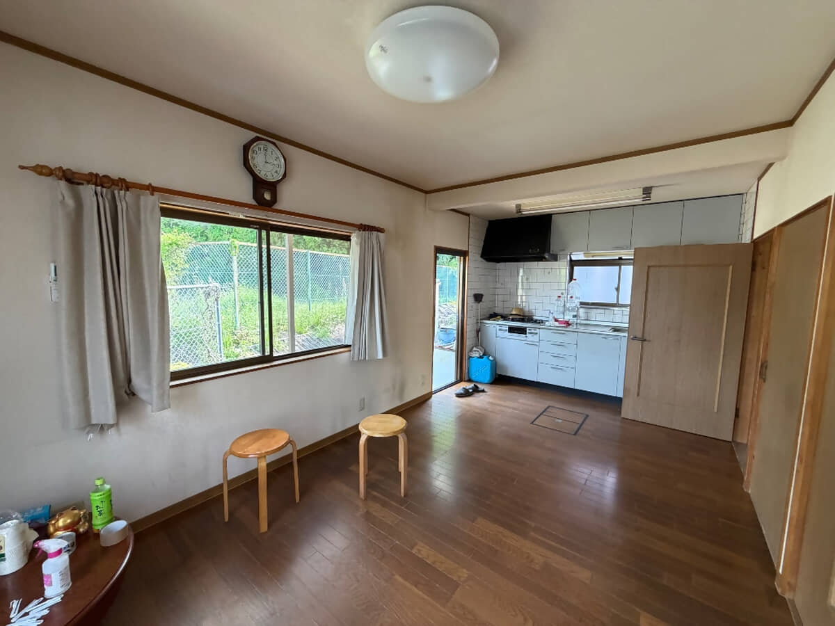 1990s wood house in Hiroshima