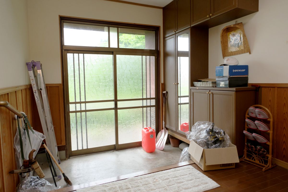 1970s wood house, 17-min walk to station, Yamagata