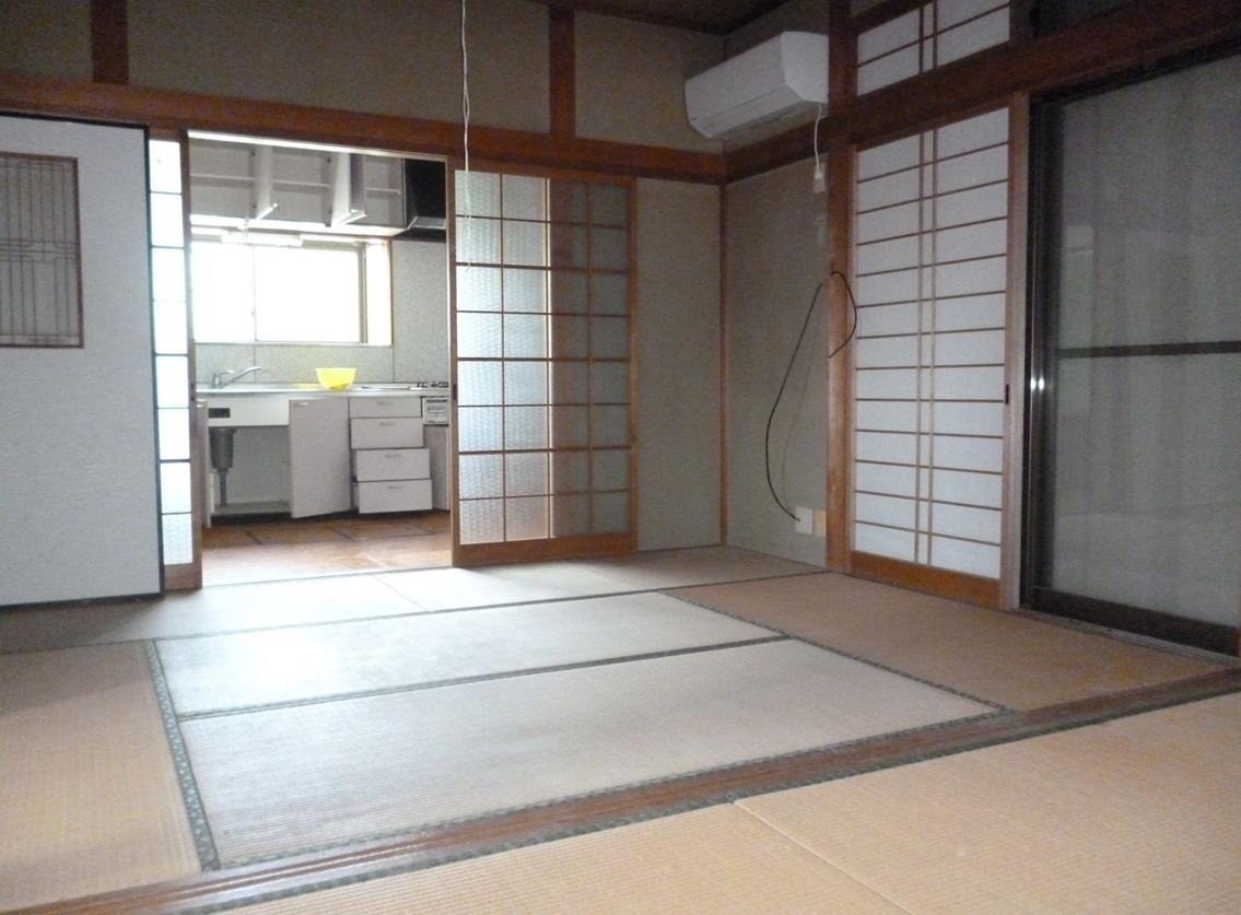 1990s wood house, 14-min walk to station, Ichikikushikino, Kagoshima